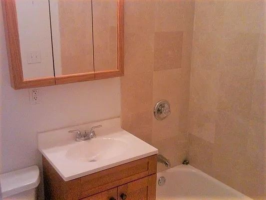 Rented by Dynamik Realty | media 13