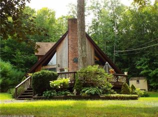 1001 Memorial Dr, Winthrop, ME 04364