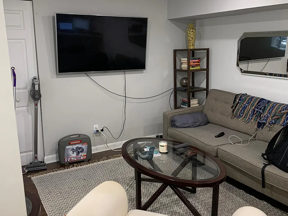 Living room. (kitchen behind)
