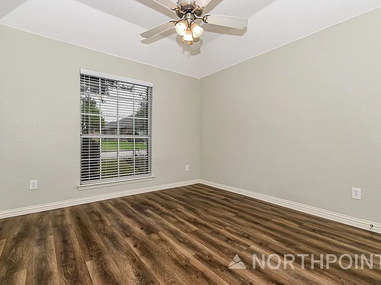 1204 Lost Valley Dr — Photo 12