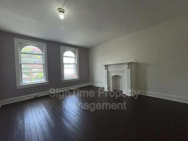 111 E Washington St #2 — Photo 2