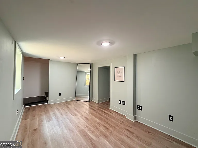 1311 Douglas St SW — Photo 20