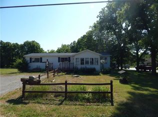 9347 S Street Rd, Le Roy, NY 14482