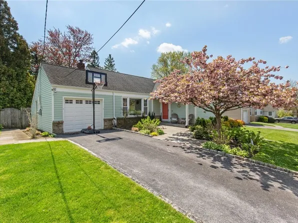 135 Daisy Farms Drive, New Rochelle, NY 10804