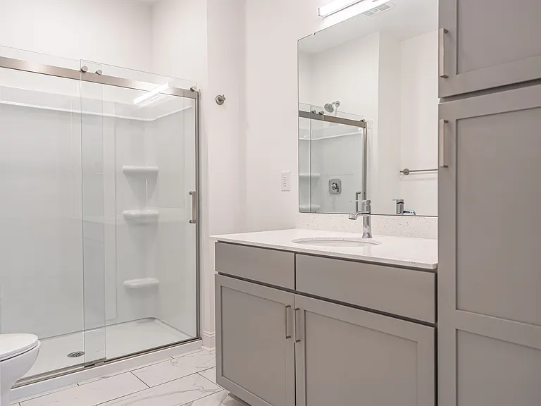 389 James St — Photo 13