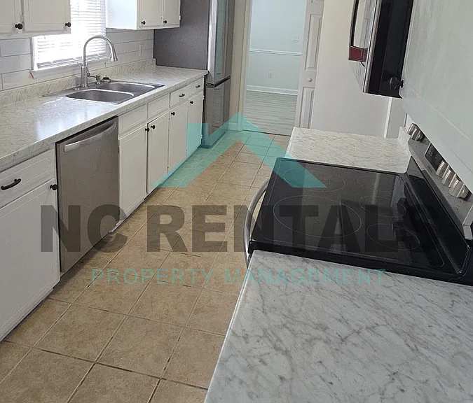 2300 Carlford Rd — Photo 6