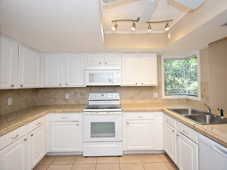 6 Broadmore Cir — Photo 7