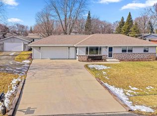 1501 N Lynndale Dr, Appleton, WI 54914