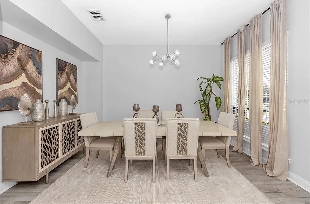 4 bed, 2.5 bath, 2892 sqft, $3,800 — Photo 4