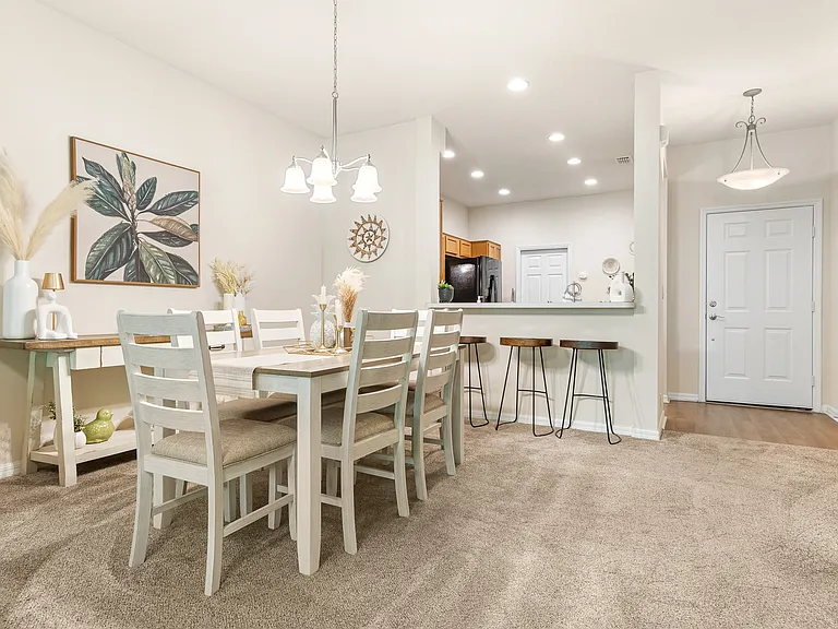 512 Spring Lake Cir — Photo 17