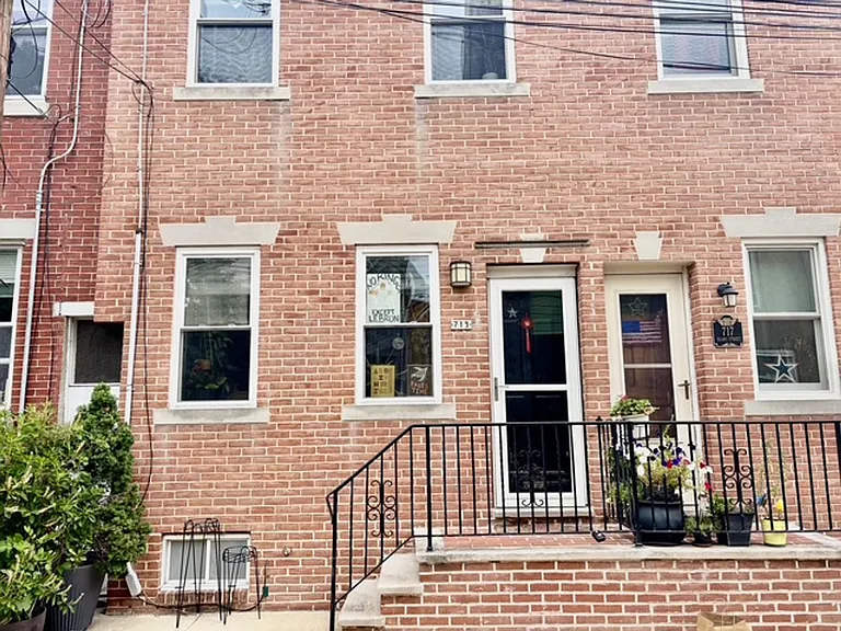 719 Sears St — Photo 19