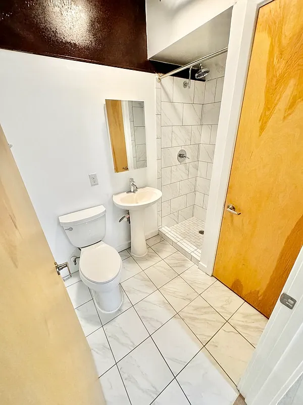 2 bed, 2.0 bath, $1,595 — Photo 4