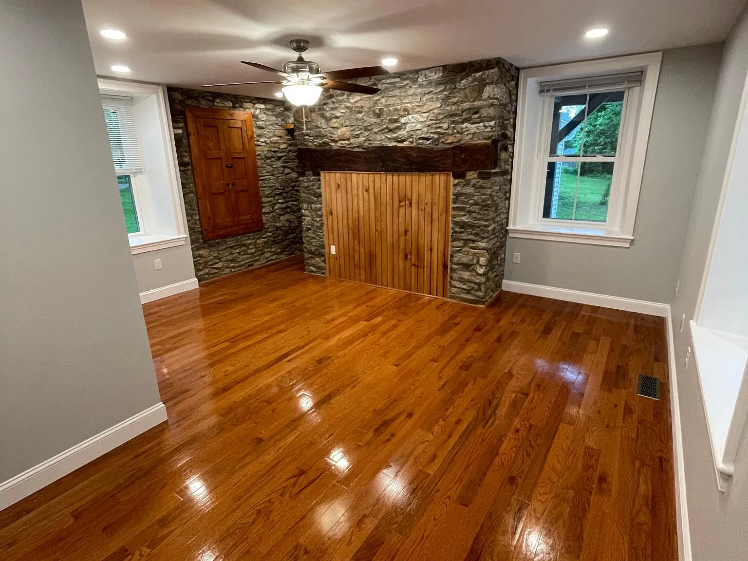 401 S Main St — Photo 3
