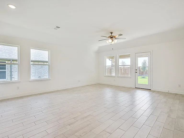 509 Amenduni Ln — Photo 14