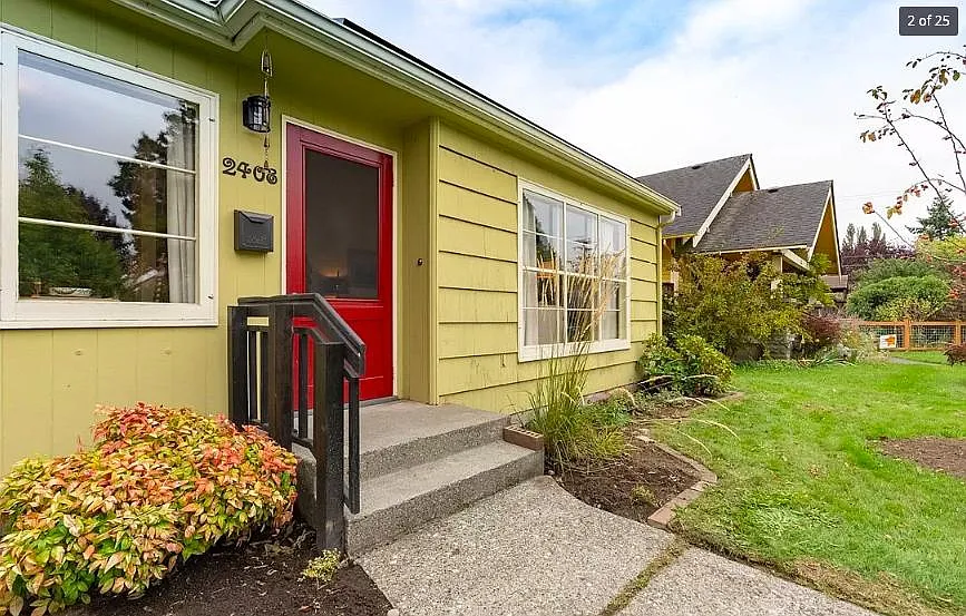 2408 Victor St — Photo 3