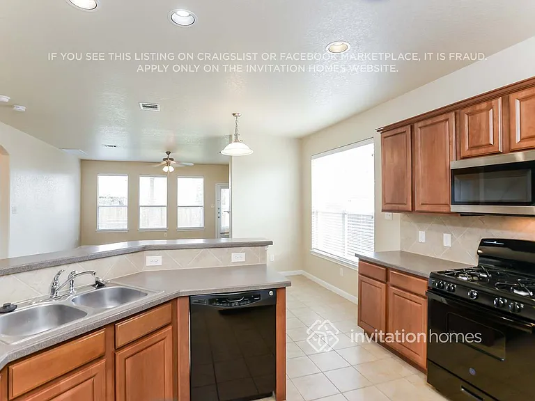 8410 Western Way — Photo 5