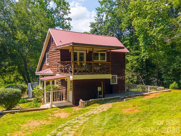 26 W Cowee Woods Ct, Franklin, NC 28734