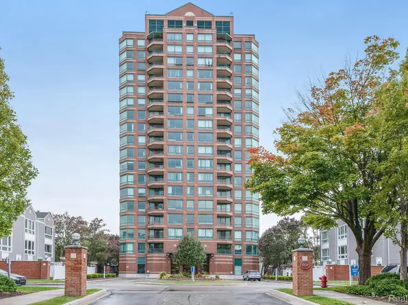 3320 Spinnaker Ln APT 17D, Detroit, MI 48207