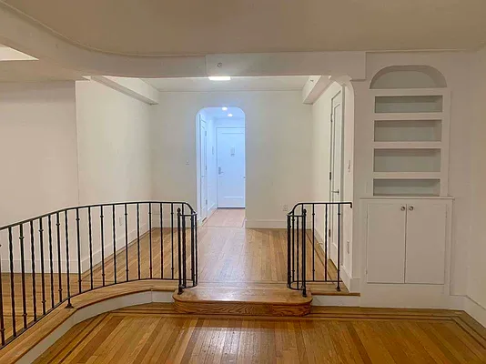 Rented by Compass | media 2