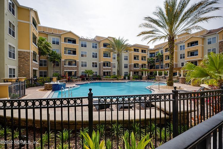 1st image of 8539 Gate Pkwy #9128