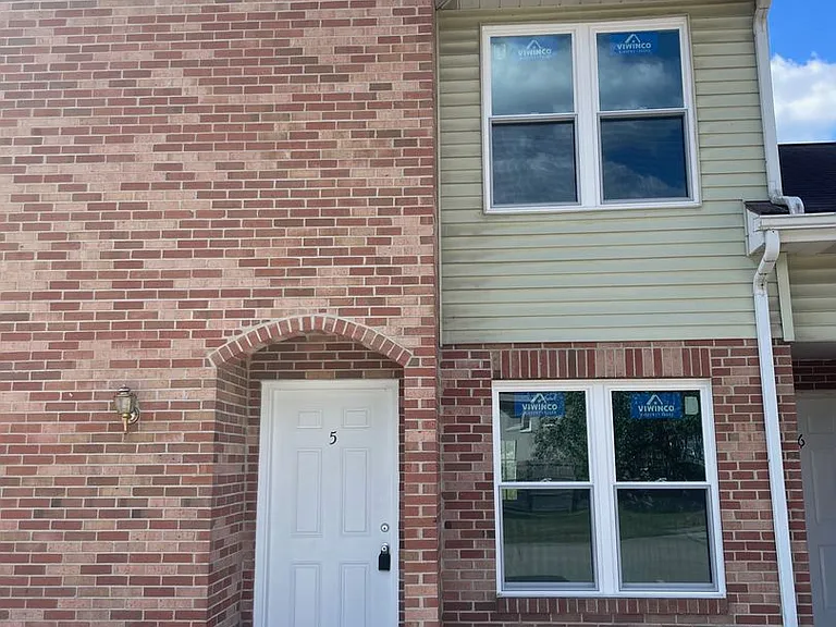 49 Woodson Court — Photo 2