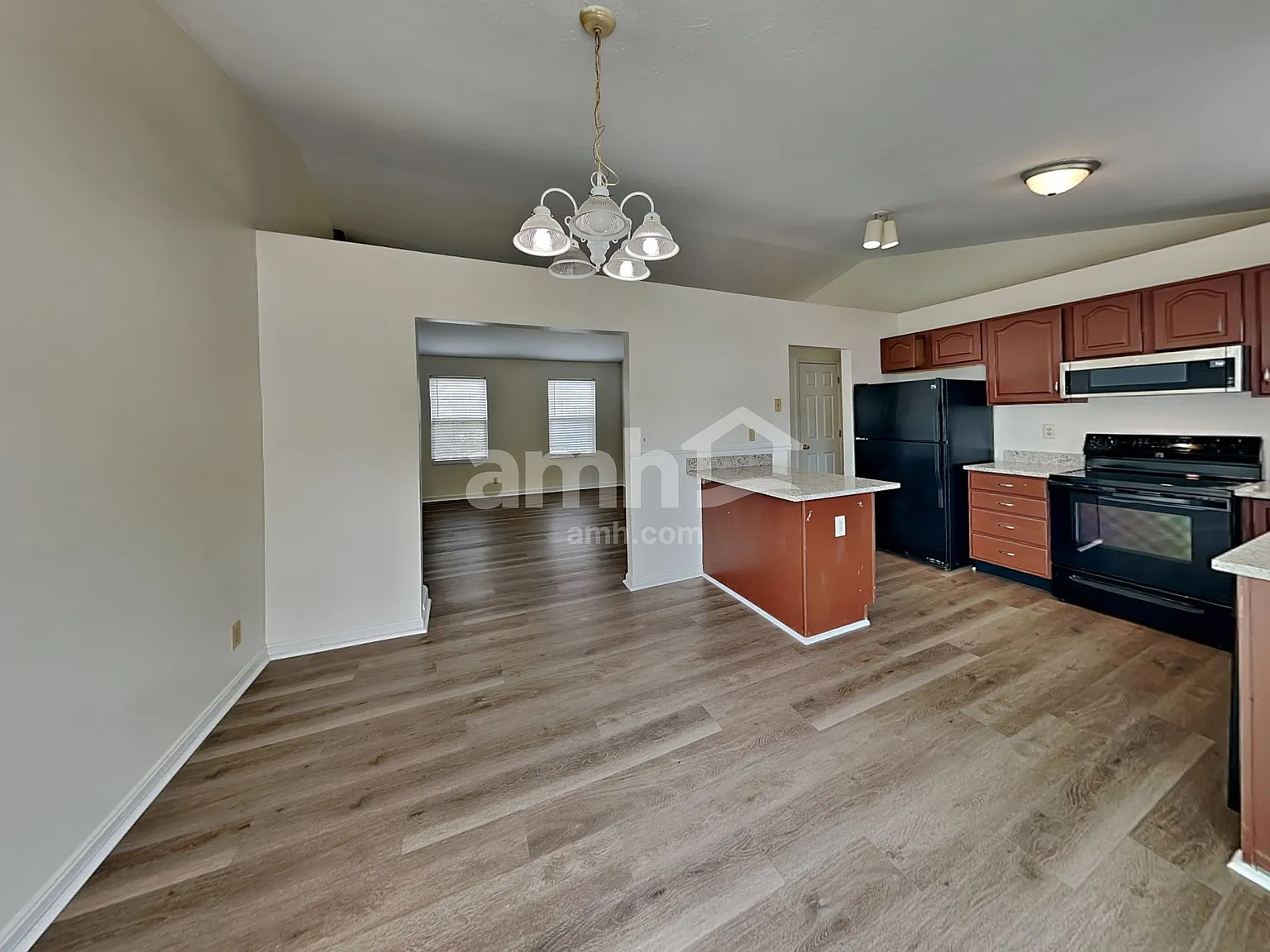 3 bed, 2.5 bath, 1730 sqft, $2,250 — Photo 4