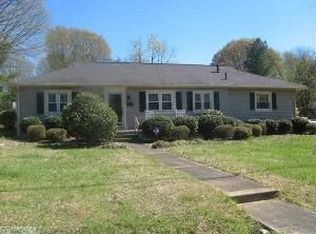 1714 Pinecrest St, Burlington, NC 27215