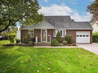 300 Princeton Rd, Linden, NJ 07036