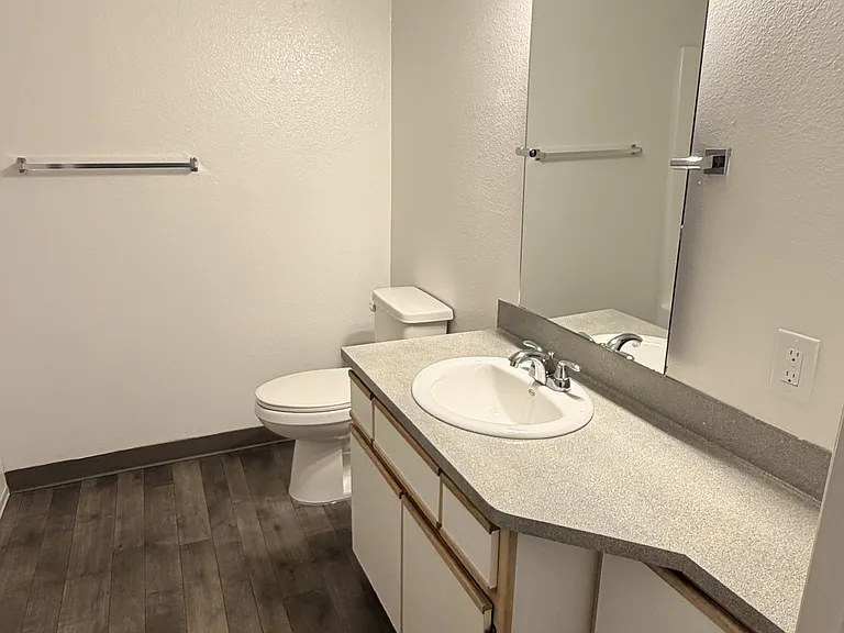 Orchard View Apartments — Photo 9