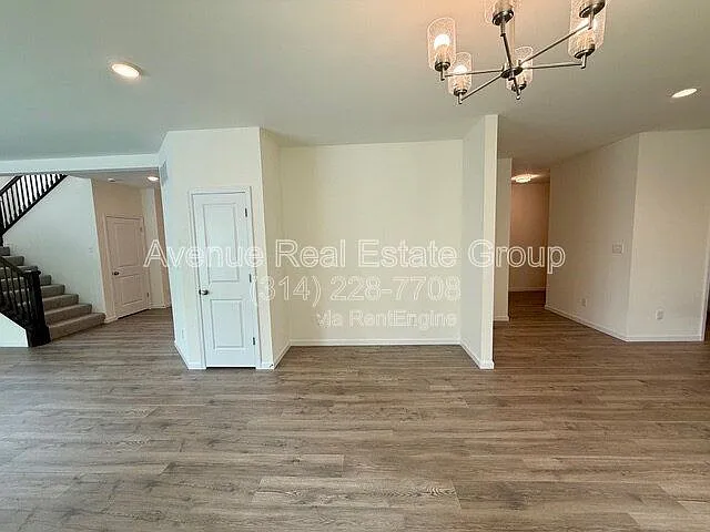 713 Crested Point Dr — Photo 6