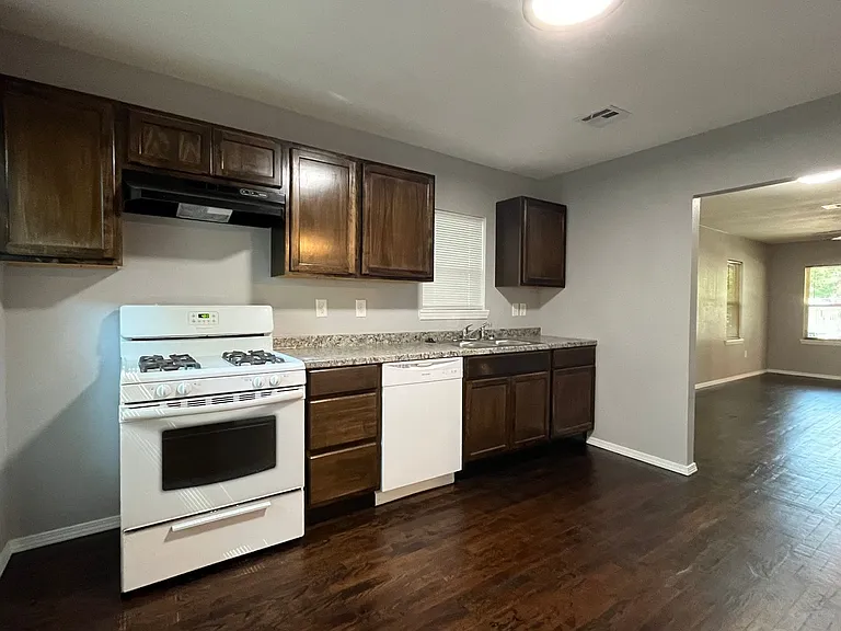 4128 S 32nd West Ave — Photo 3