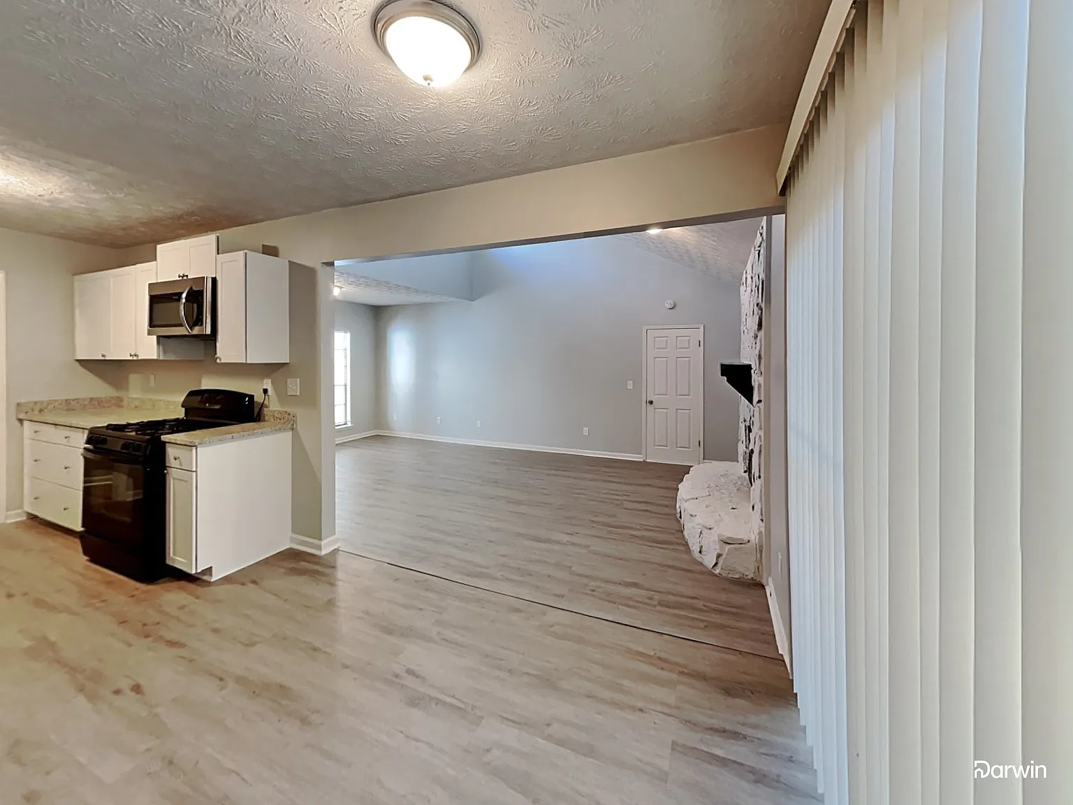 3 bed, 2.0 bath, 1281 sqft, $1,535 — Photo 3