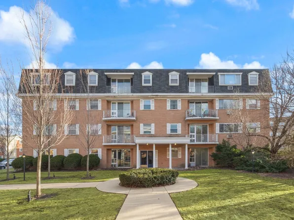 415 Wesley Ave APT 1, Oak Park, IL 60302
