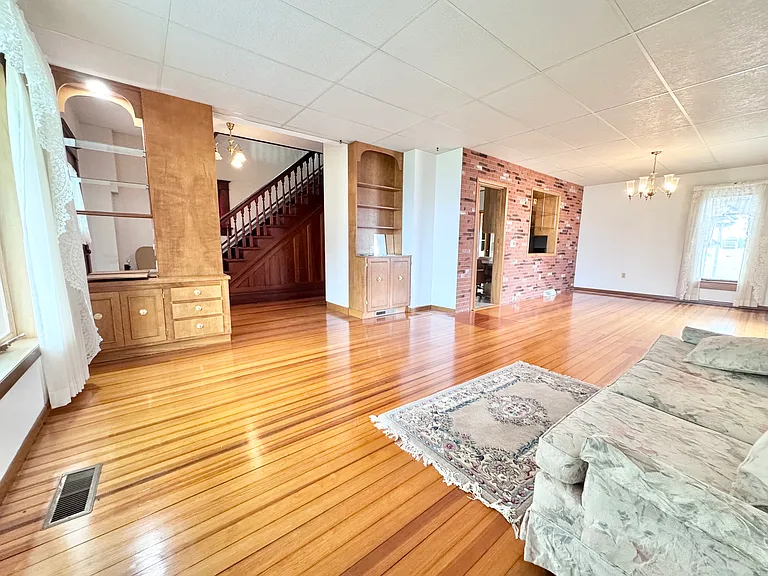 1016 Pleasant St — Photo 21