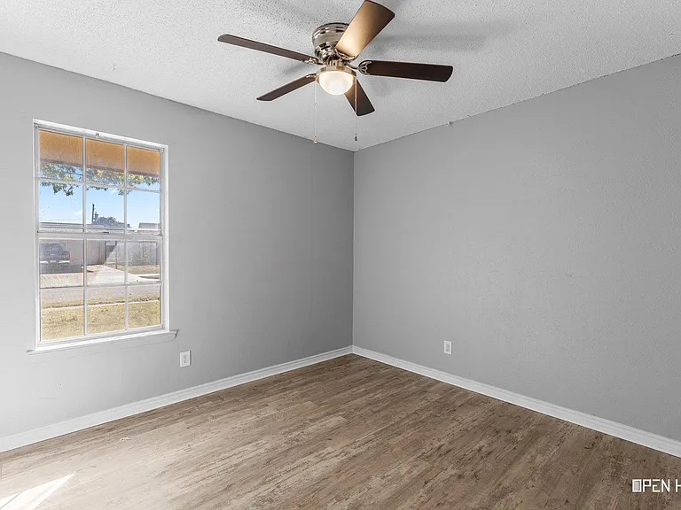 216 Dirks Dr — Photo 25