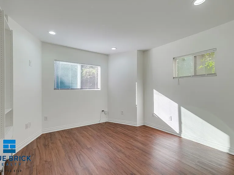 1223 N Bronson Ave — Photo 14