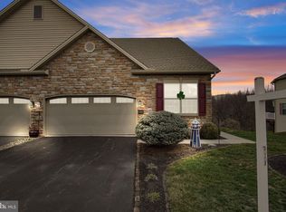 104 Crest Vw, Carlisle, PA 17013