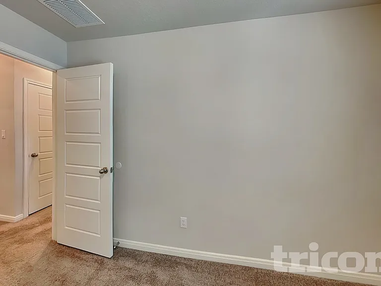 5806 Nyla Way — Photo 11