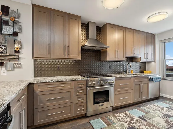 570 Grand St #G1205, New York, NY 10002