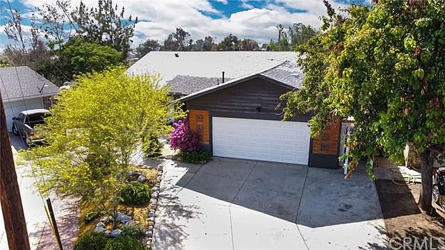 1st image of 360 Canyon View Dr