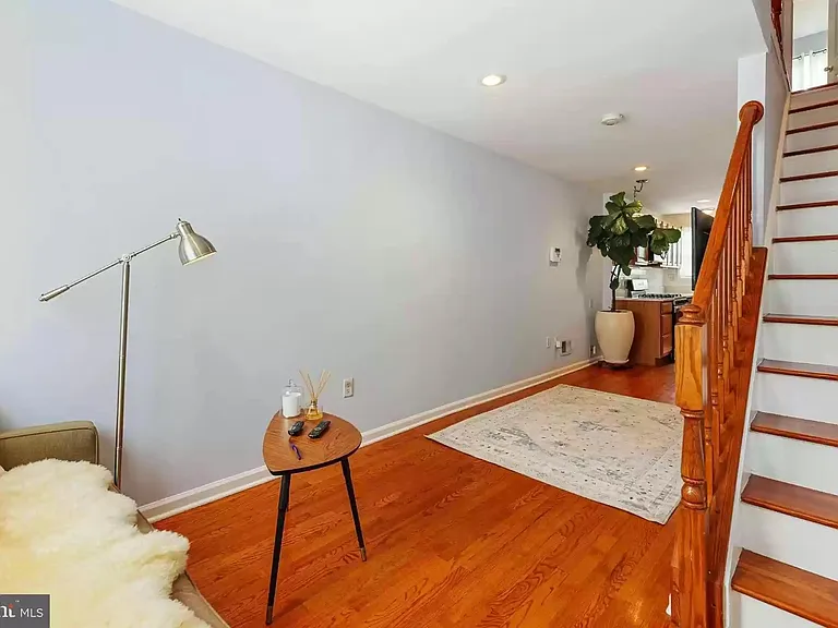 654 Melvin Dr — Photo 6