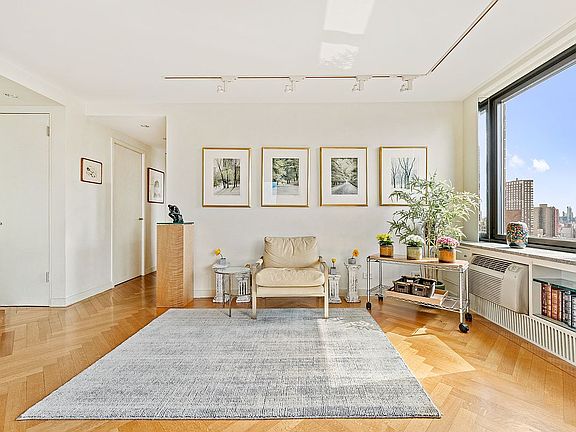 3rd image of 1623 3rd Ave APT 33H
