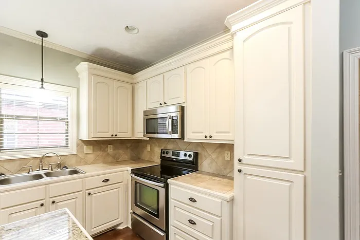 717 Hartwood Cv — Photo 5