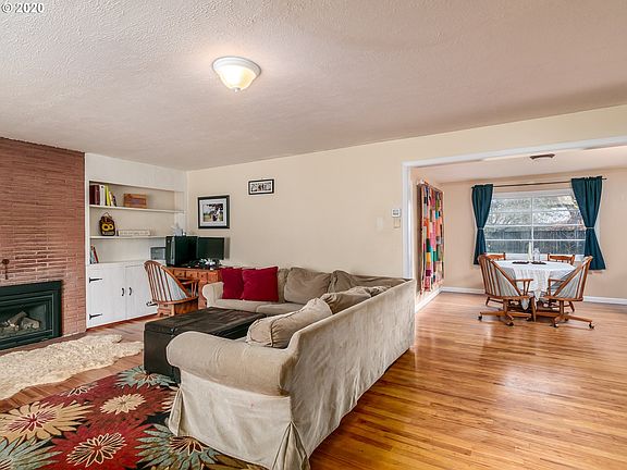 5th image of 644 SE 11th Ave