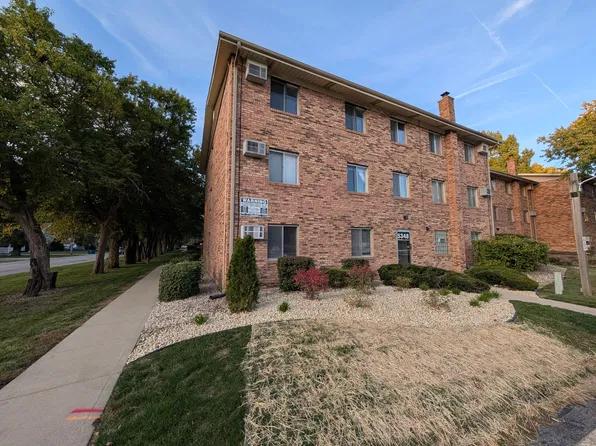5348 Waterbury Dr APT 1905, Crestwood, IL 60445