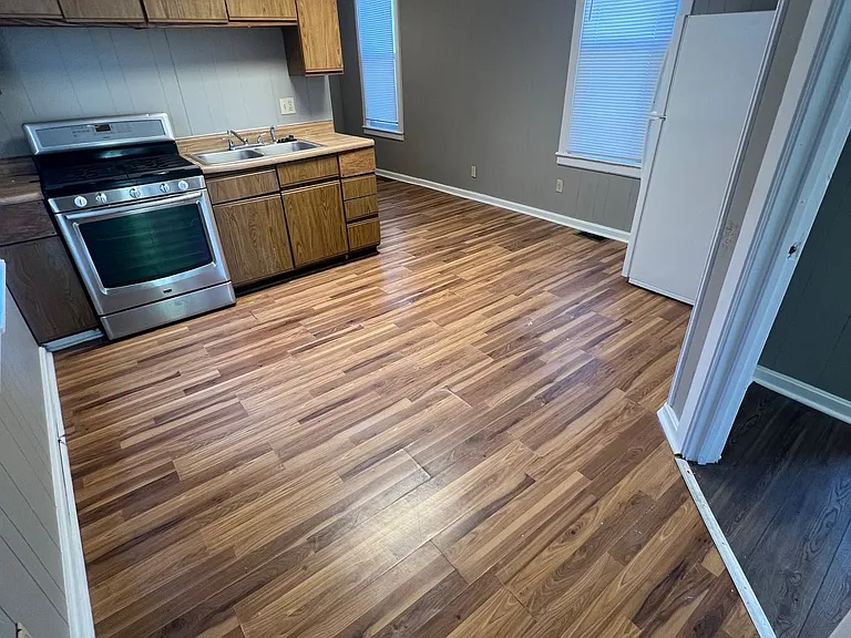 3505 Wyandotte Ave — Photo 4