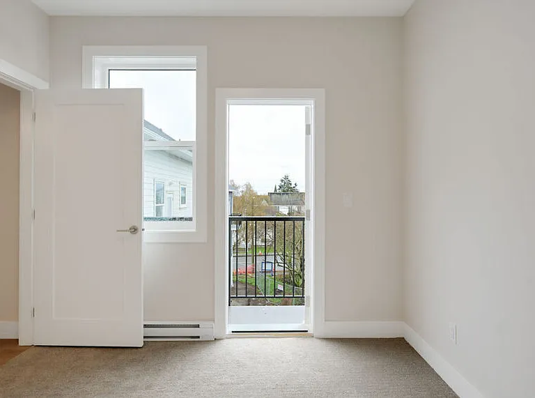 710 Catherine St — Photo 16