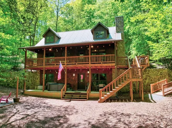 56 Laurel Dr, Blue Ridge, GA 30513