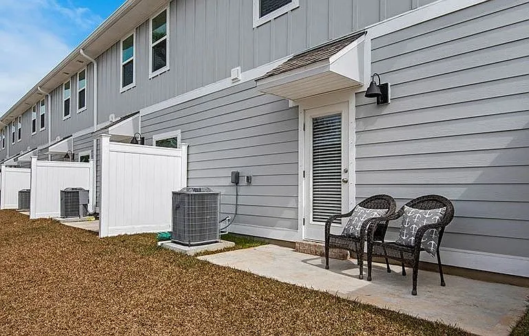 Indigo Townhomes — Photo 17