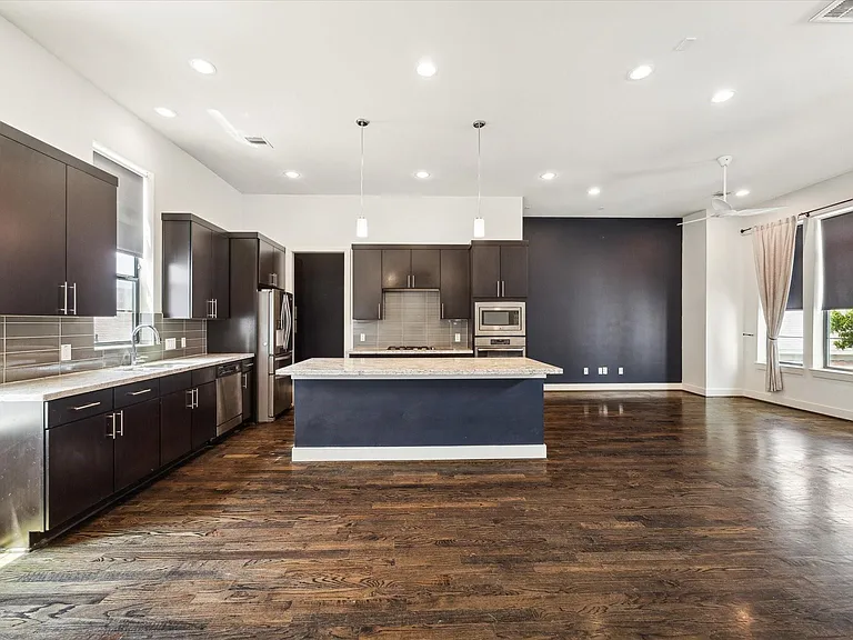 1703 Weber St — Photo 11